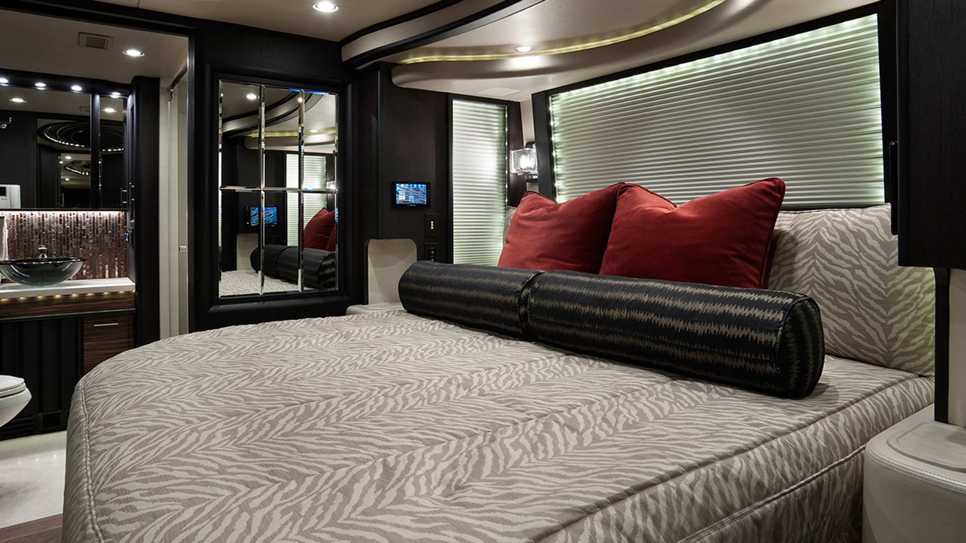 Liberty Coach 799 Bedroom 4 Gallery Custom Luxury Motorcoach