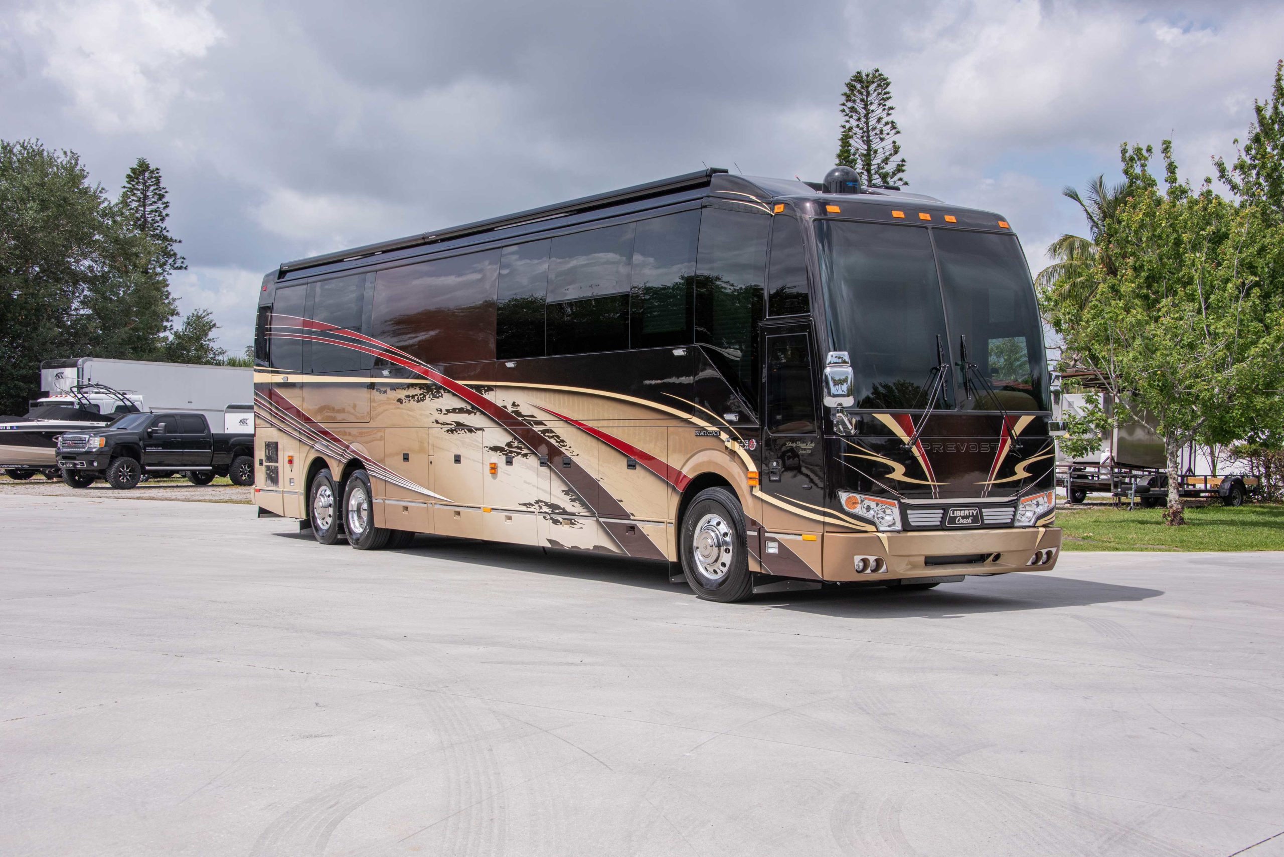 2015 Elegant Lady 7177 Ext Overview Custom Luxury Motorcoach