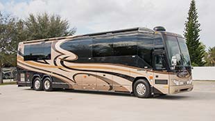 Liberty-Coach-5249-Available-Coach