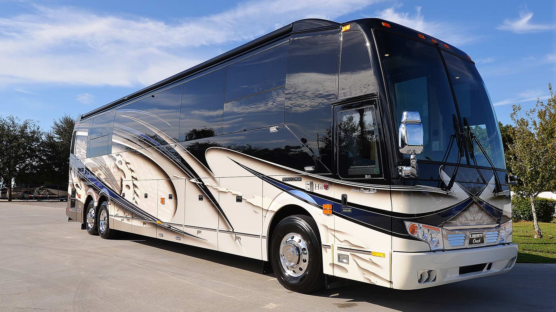 Liberty-Coach-802-Exterior-5-Gallery - Custom Luxury Motorcoach