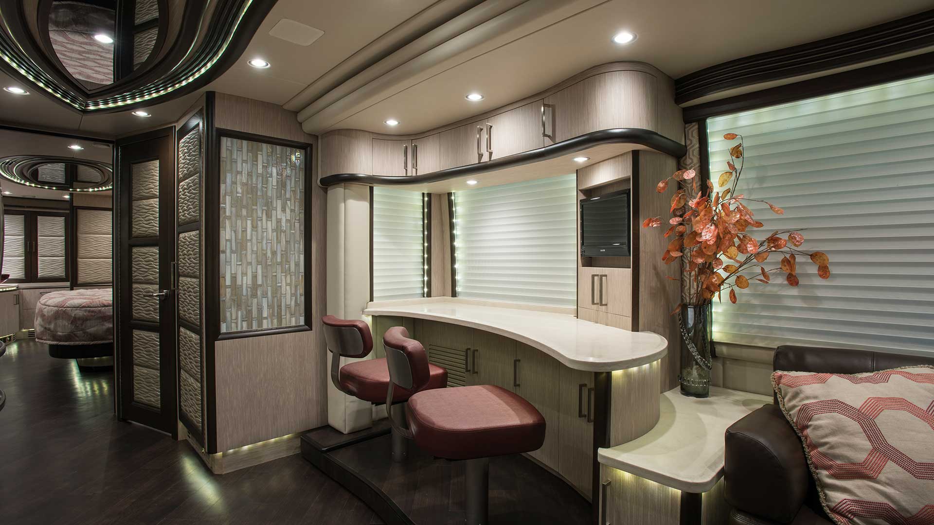 Liberty-Coach-811-A-Dining-Gallery - Custom Luxury Motorcoach