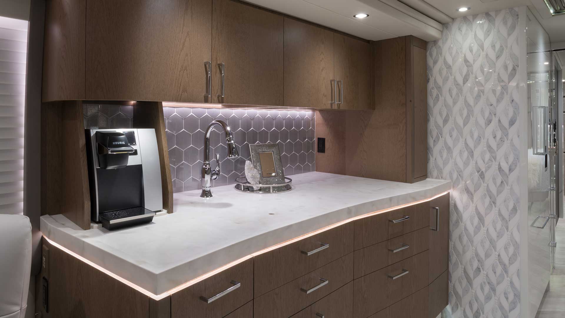 LC-846-Galley-3-Gallery - Custom Luxury Motorcoach